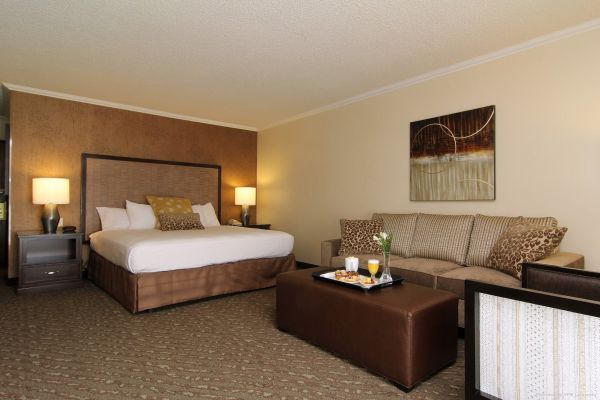 Valley River Inn (Eugene)